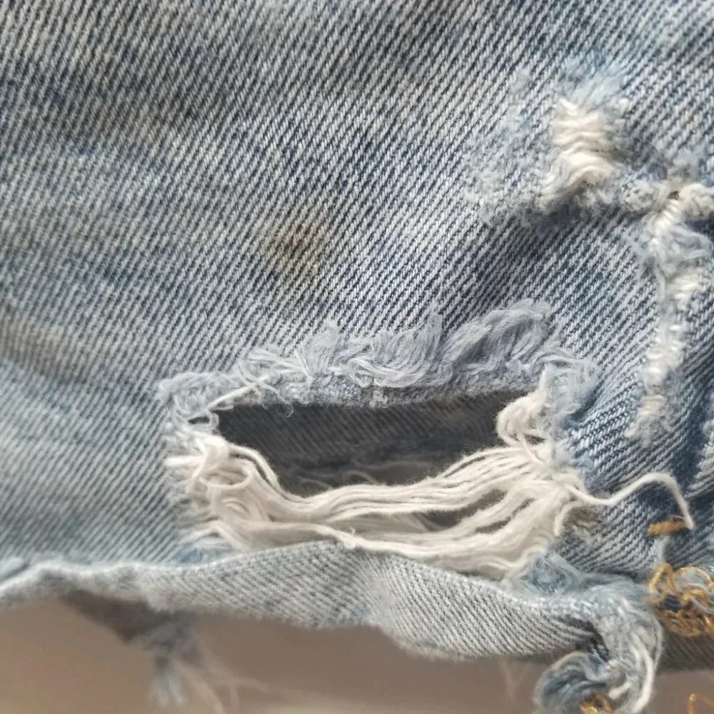 đ
şAGOLDE High Rise Button Fly Distressed Jean Shorts 23 - Picture 8 of 10